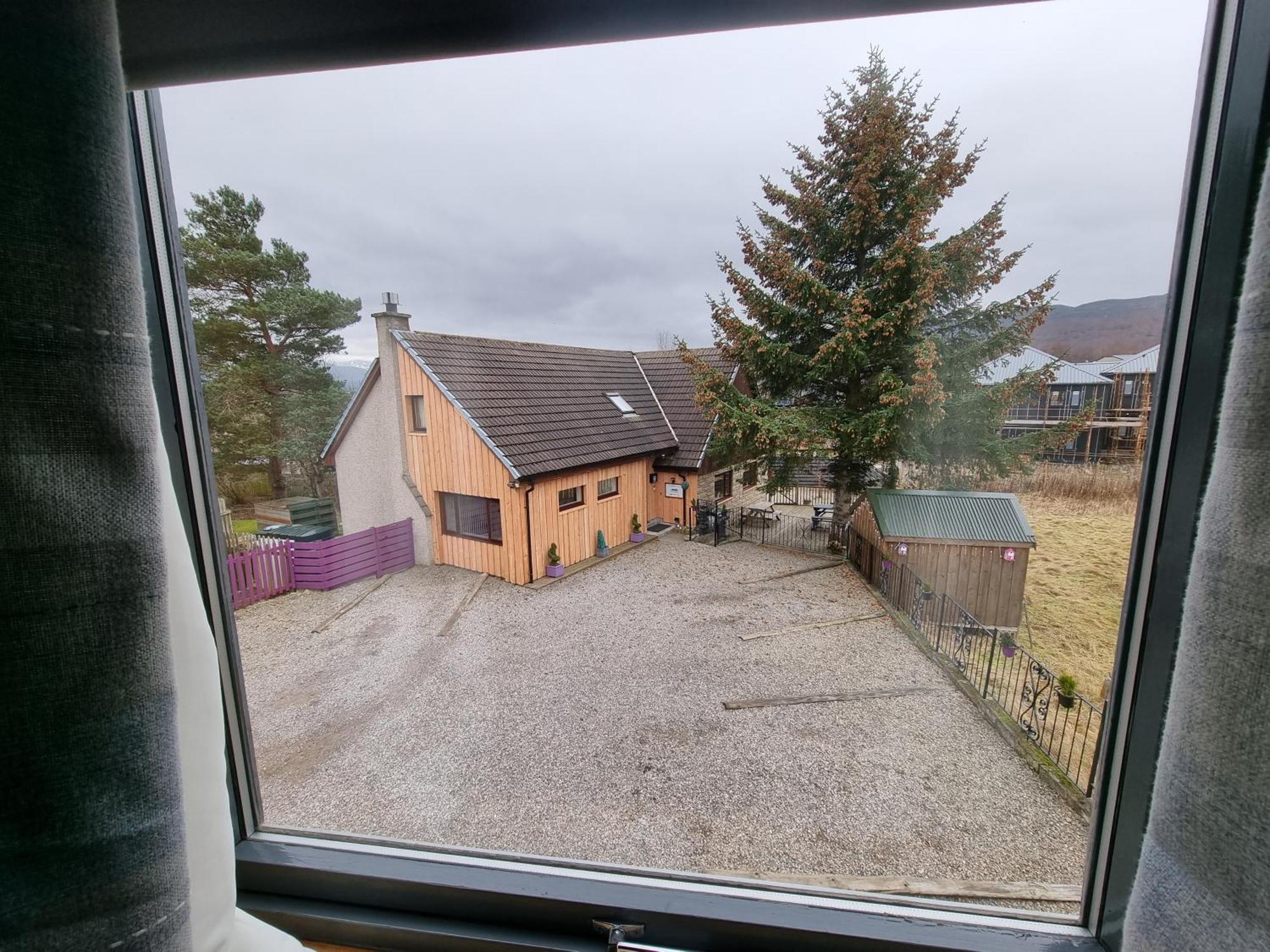 Carn Mhor Bed And Breakfast Aviemore Habitación foto